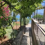 By The Sea Апартаменты *