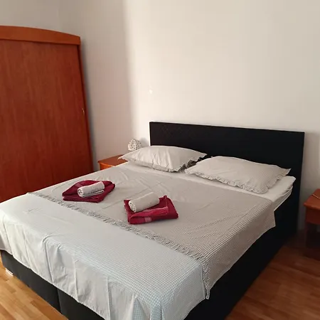 Апартаменты By The Sea Трогир