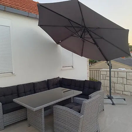By The Sea Apartman