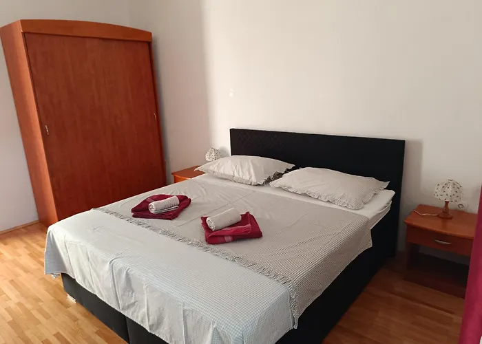 Апартаменты By The Sea Трогир